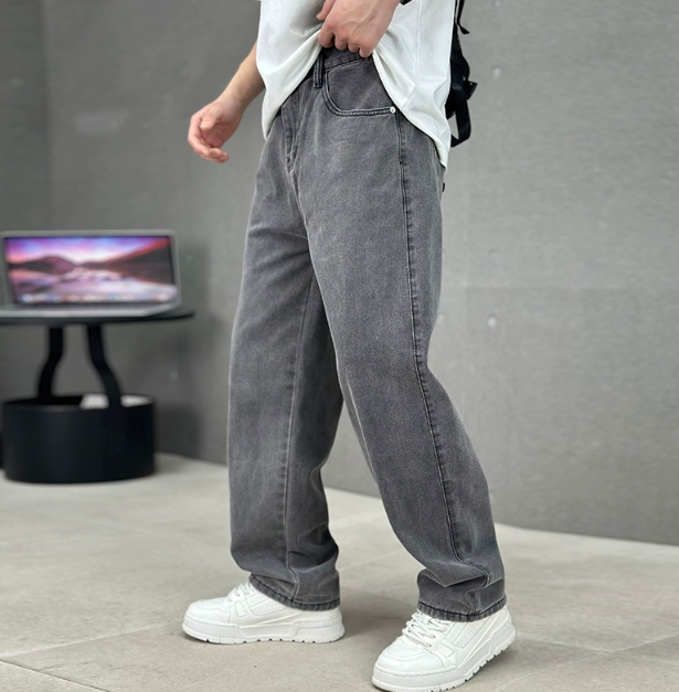 Men's Relaxed Straight Leg Jeans, Loose Fit Casual Everyday Denim Trousers for Men 3